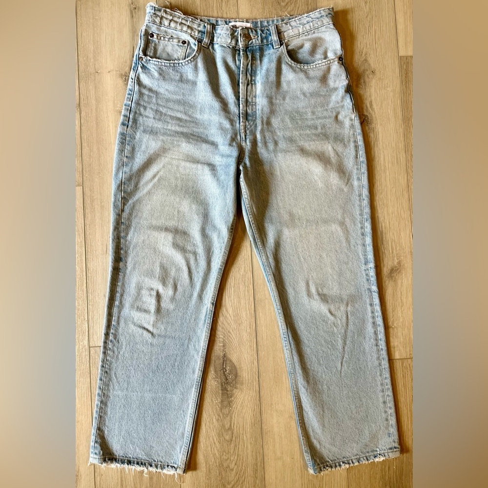 Zara High Rise Straight Leg Jeans Size 10 Light Wash Raw Hem